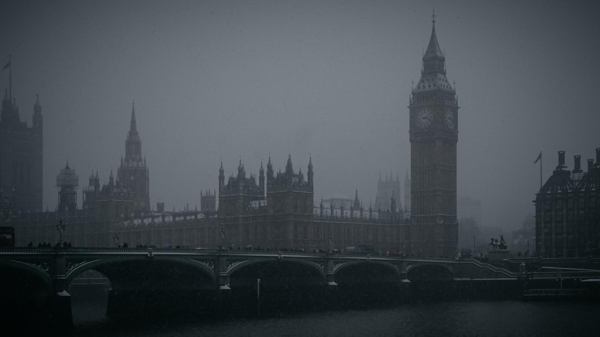 View of House of Parliament in fog